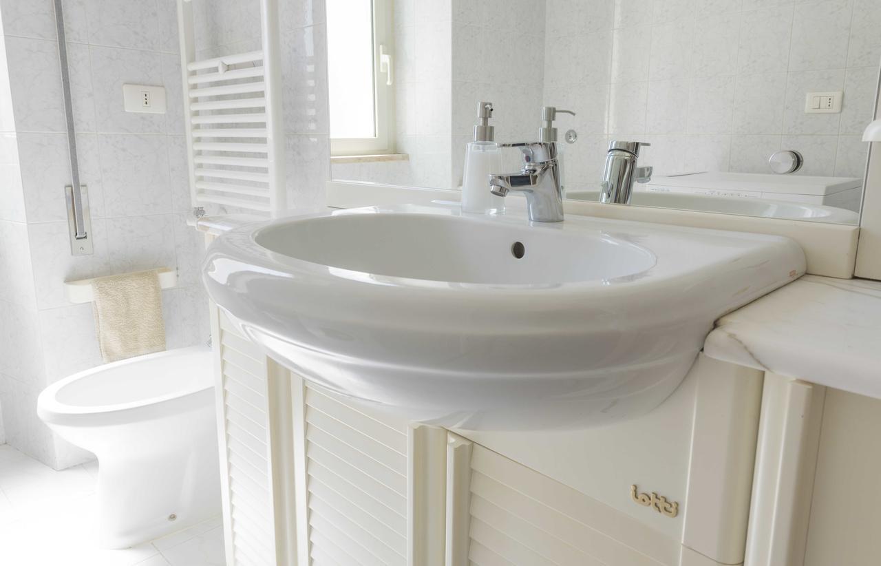 Michelangelo Apartment ชิวิตาเวกเกีย ภายนอก รูปภาพ