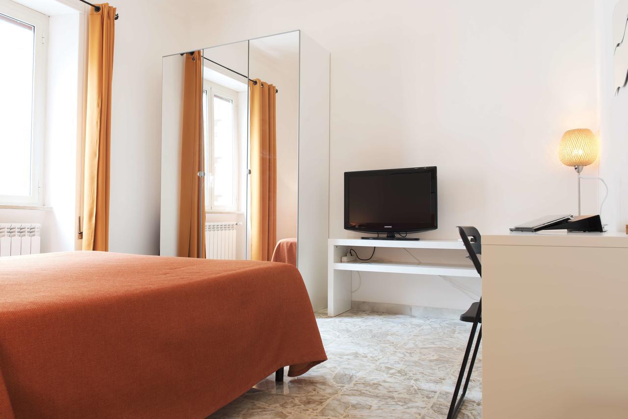 Michelangelo Apartment ชิวิตาเวกเกีย ภายนอก รูปภาพ