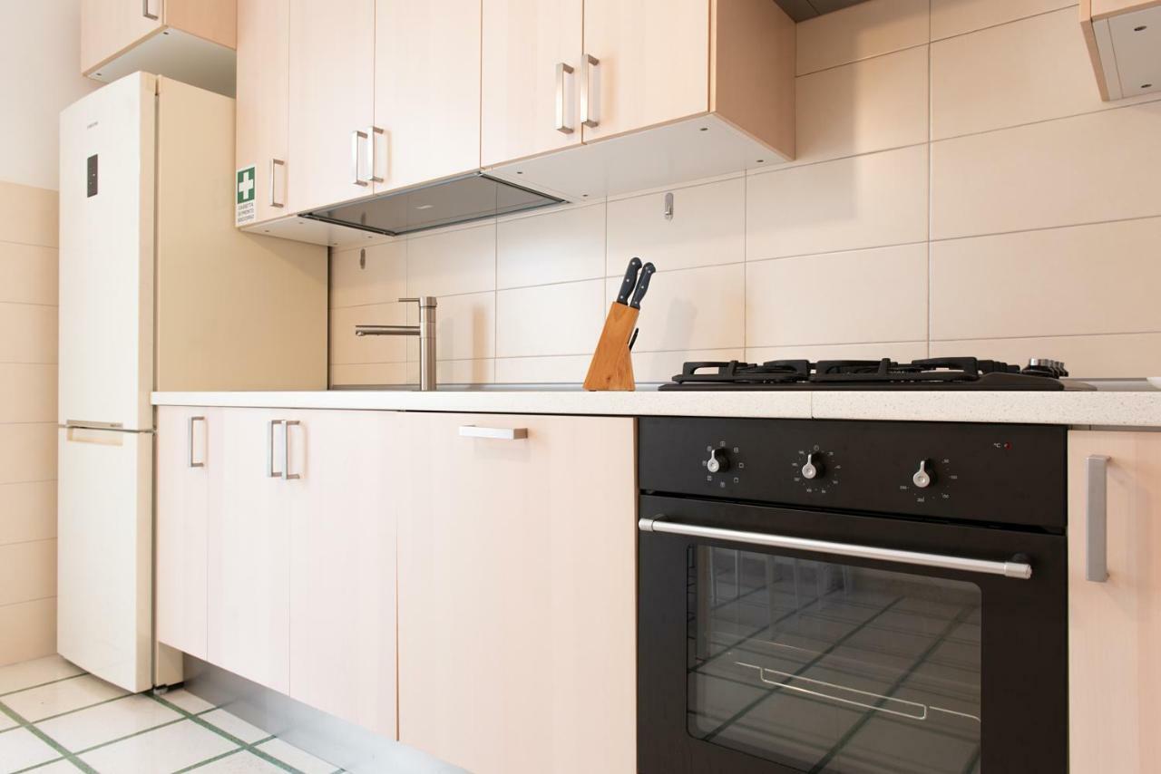 Michelangelo Apartment ชิวิตาเวกเกีย ภายนอก รูปภาพ